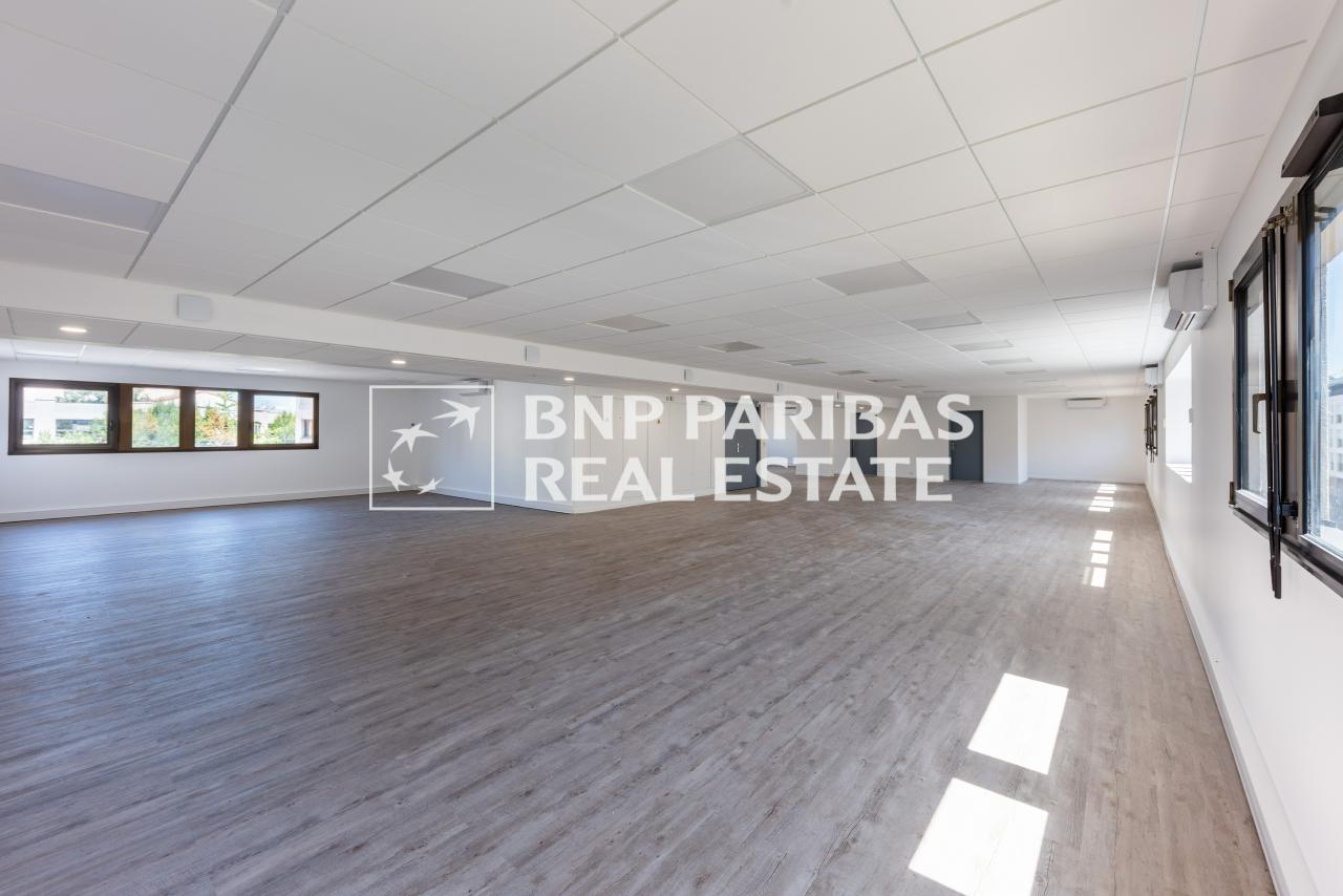 Bureau Ivry-sur-Seine 850m² Location bureau Ivry-sur-Seine Val-de-Marne OLBUR2428260 1
